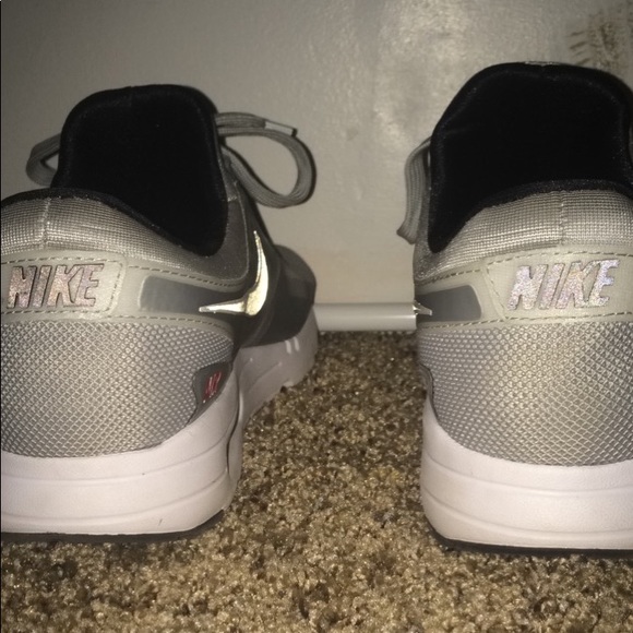 Air Max - Picture 3 of 6